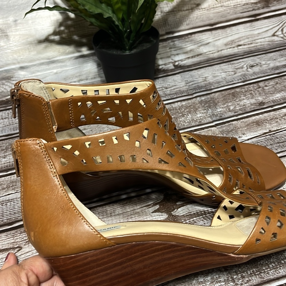 Alex Marie Reddish Brown Cutout Wedge Sandals size 9 - Picture 5 of 8